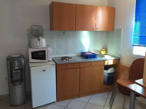 One-bedroom Apartment In Vir III