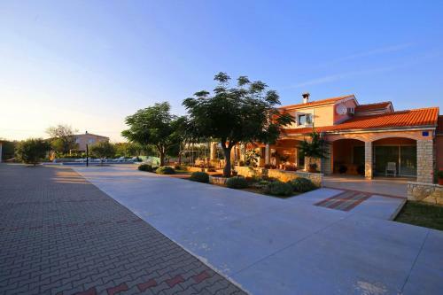 Apartments Nikaia