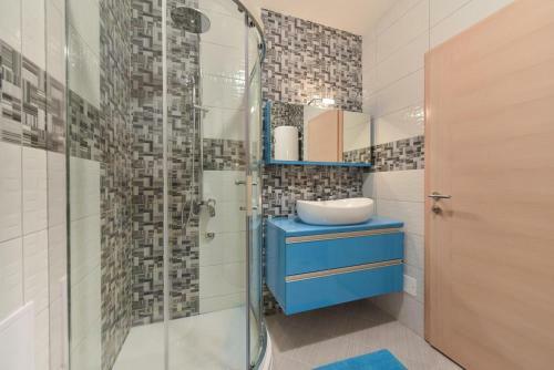 Apartamentos Crowonder Luxury Vir
