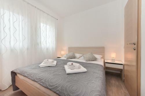 Apartamentos Crowonder Luxury Vir