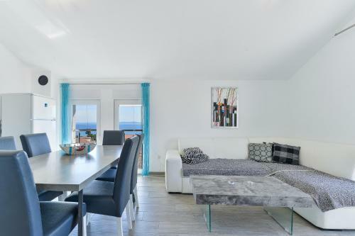 Apartamentos Crowonder Luxury Vir