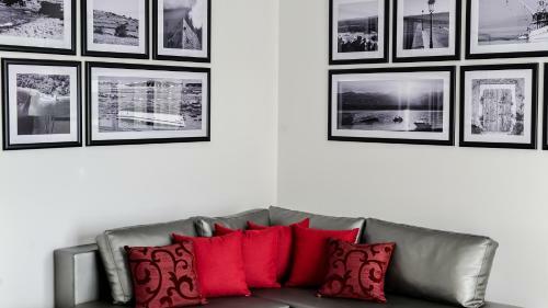 Sunset Deluxe Apartments