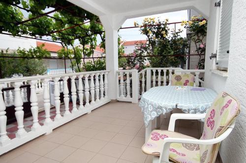 Seaside Holiday House Vir - 6324