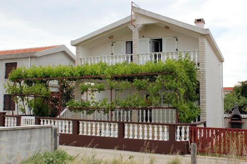 Seaside Holiday House Vir - 6324
