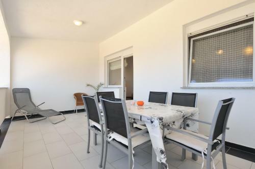 Apartments Dragi?evi?