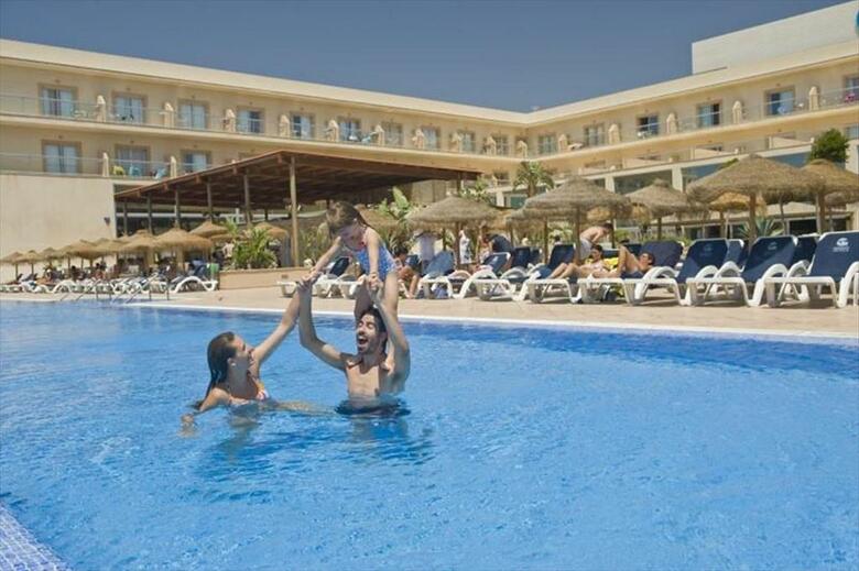 Cabogata Beach Hotel