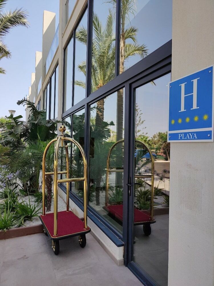 Cabogata Beach Hotel