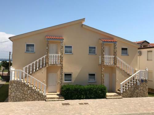 Apartments Villa Engeli
