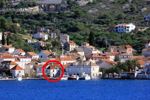 Apartments By The Sea Vis - 8875