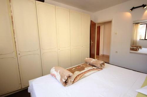 Apartment Vis 2412a