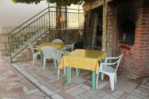 Apartment Vis 2412a