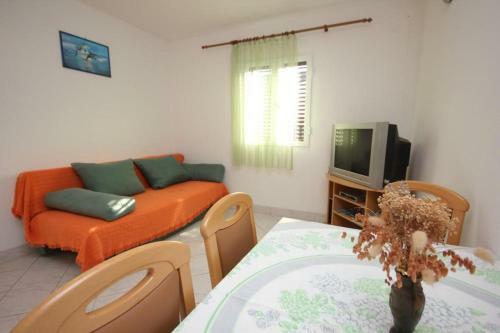 Apartments By The Sea Vis - 2412