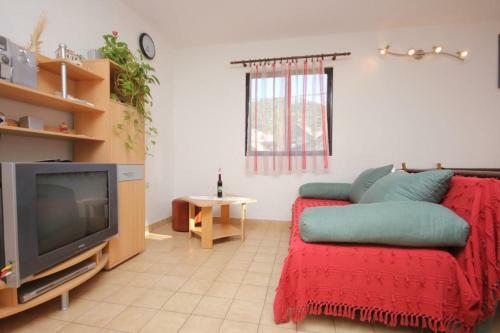 Apartments By The Sea Vis - 2412