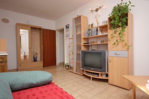 Apartments By The Sea Vis - 2412