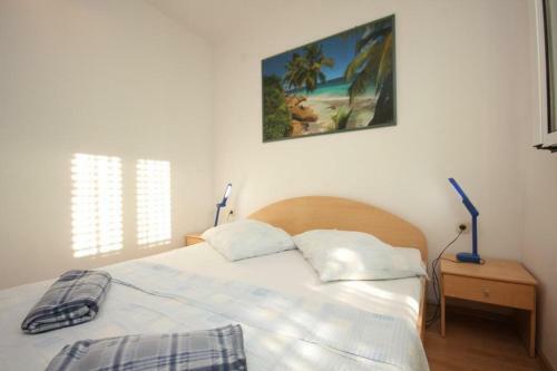 Apartments By The Sea Vis - 2412