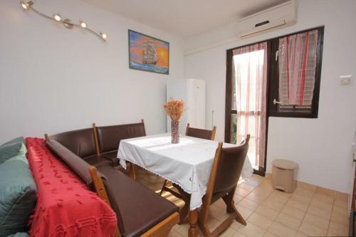 Apartments By The Sea Vis - 2412