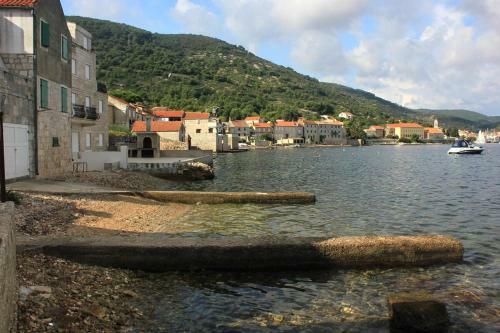 Apartments By The Sea Vis - 2412