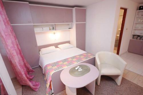 Apartments With A Parking Space Vis - 2476