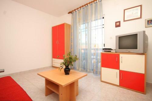 Apartments With A Parking Space Rukavac (vis) - 8849