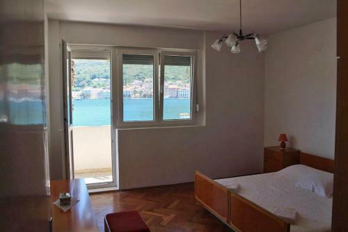 Apartments By The Sea Vis - 13169