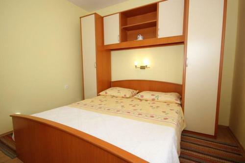 Apartment Vis 8534a