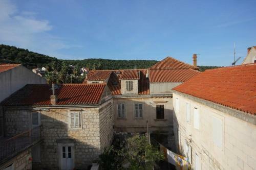Apartments By The Sea Vis - 8534