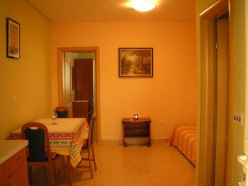 Apartments By The Sea Vis - 15926