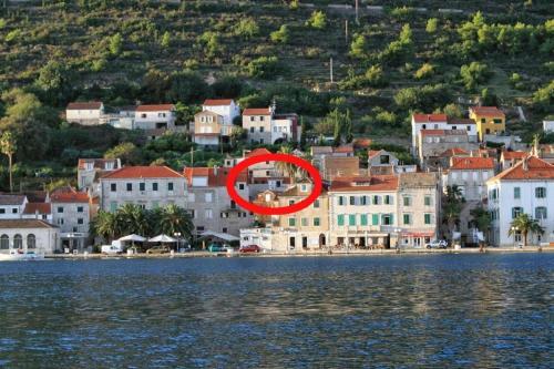 Apartments By The Sea Vis - 8876