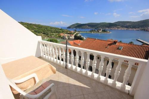 Apartment Vis 8531b