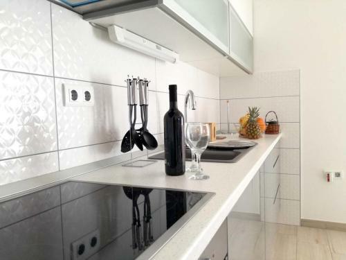 Apartments By The Sea Rukavac (vis) - 15369