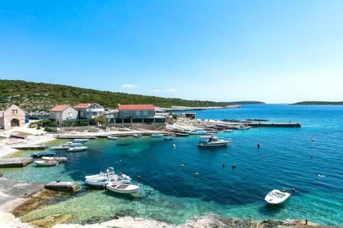 Apartments By The Sea Rukavac (vis) - 15369