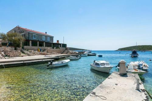 Apartments By The Sea Rukavac (vis) - 15369