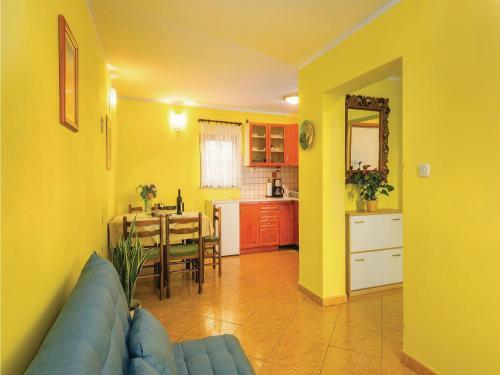 One-bedroom Apartment In Viskovo