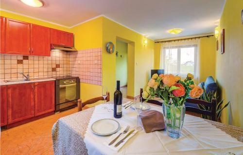 One-bedroom Apartment In Viskovo