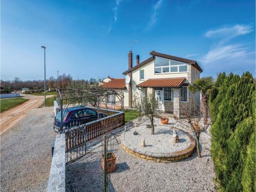 Three-bedroom Holiday Home In Visnjan