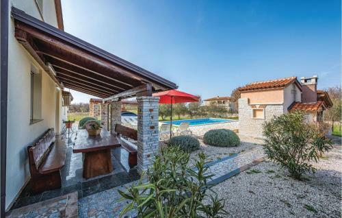 Three-bedroom Holiday Home In Visnjan