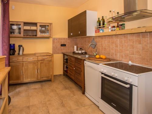 Villa Hrast Ba?va