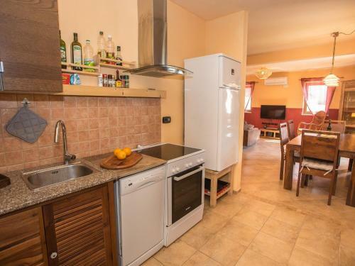 Villa Hrast Ba?va