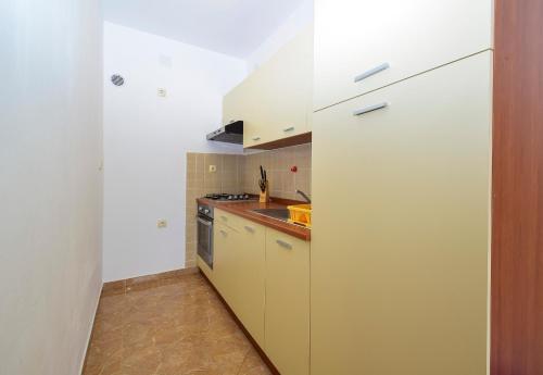 Apartments Komadina 596