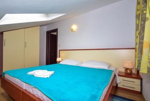 Apartments Komadina 596