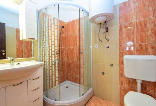 Apartments Komadina 596