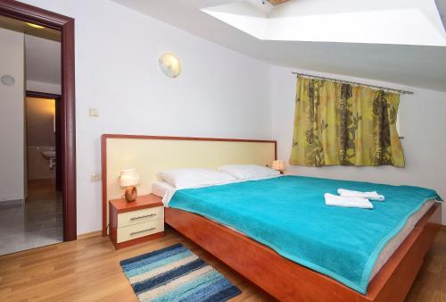 Apartments Komadina 596