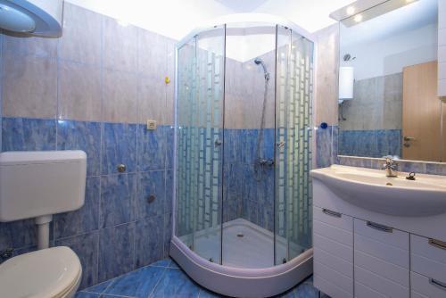 Apartments Komadina 596