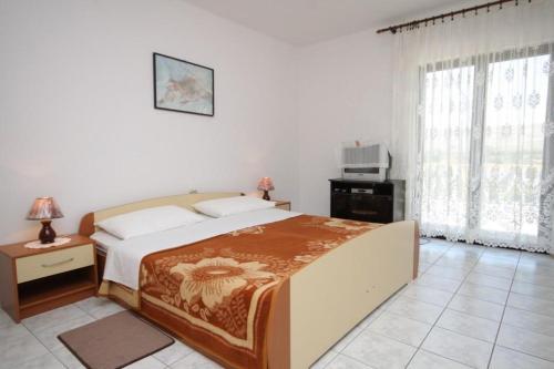 Apartments With A Parking Space Vlasici (pag) - 4148