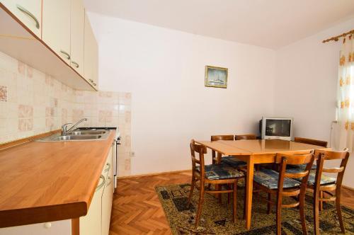 Apartment Komadina 1242