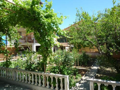 Apartments With A Parking Space Vodice - 15080
