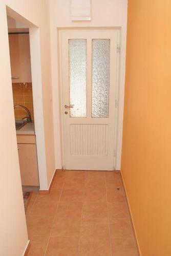 Apartments By The Sea Vodice - 4205