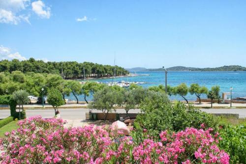 Hostal Rooms By The Sea Vodice - 4228