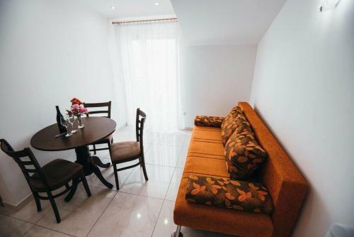 Apartments With A Parking Space Vodice - 15734