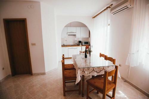 Apartments With A Parking Space Vodice - 15734